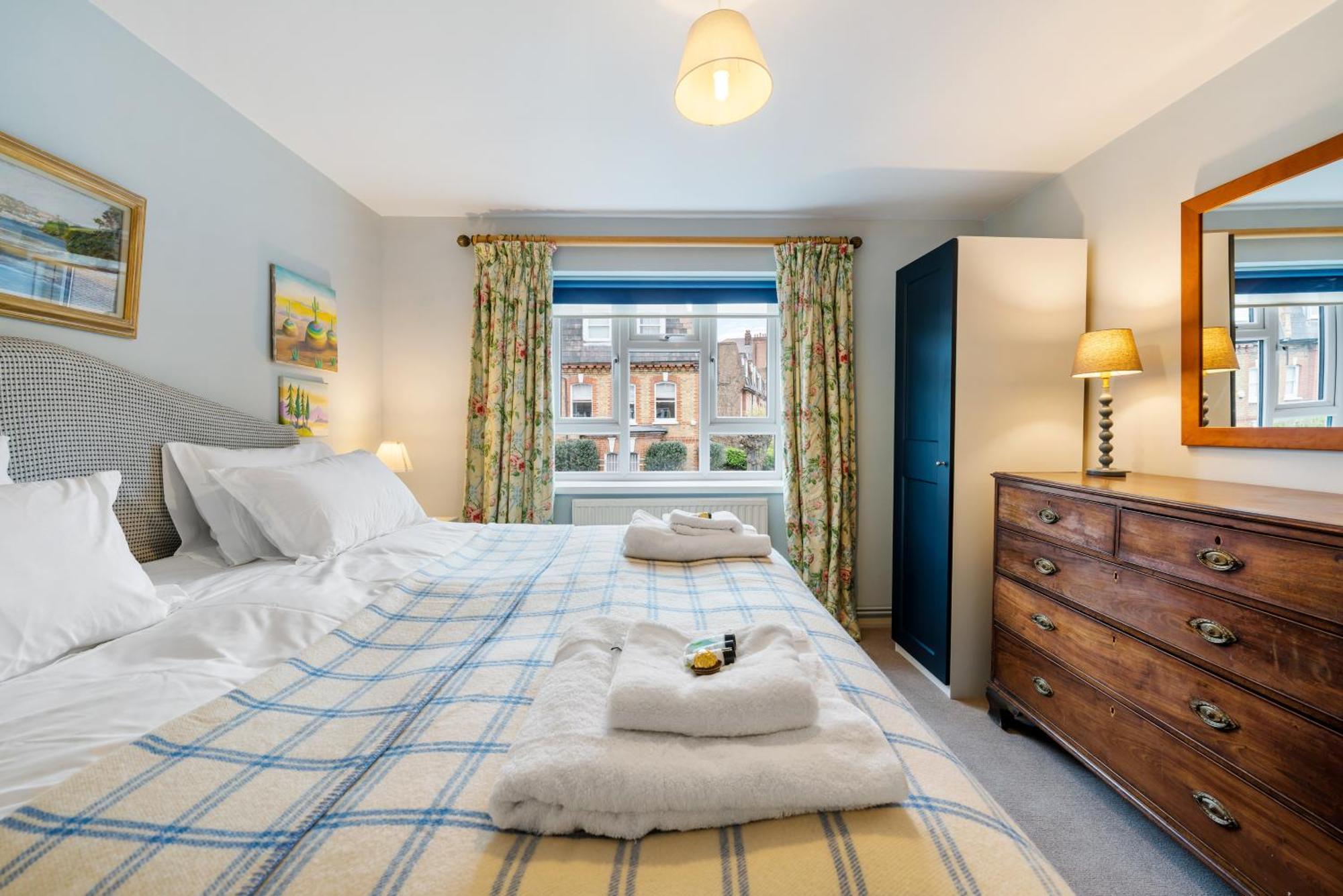 شقة Bright & Cosy Gem ~ Battersea Park View ~ King Bed لندن المظهر الخارجي الصورة