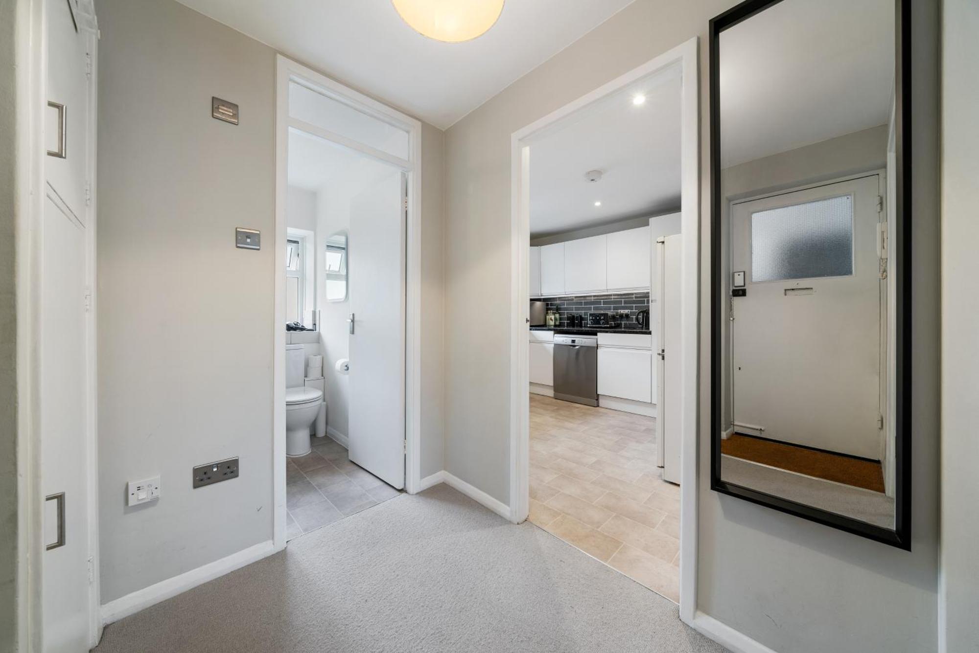 شقة Bright & Cosy Gem ~ Battersea Park View ~ King Bed لندن المظهر الخارجي الصورة